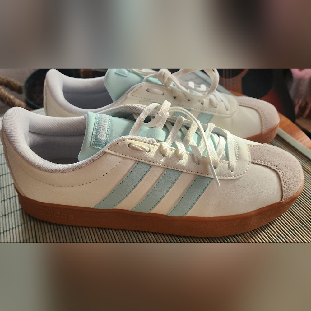 NWB Adidas VL Court Ltd Color Ed_Cream/Teal | UNISEX  9.5W (8.5M) & 8W (7M)